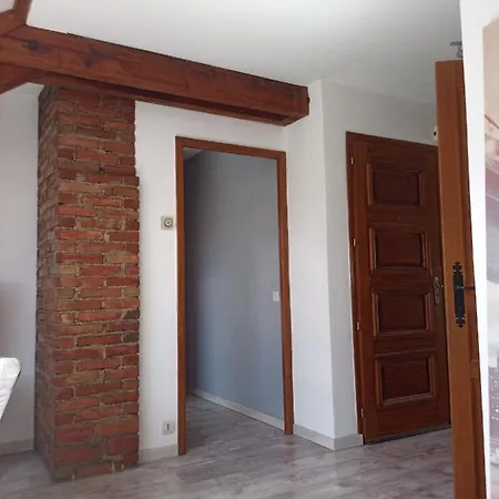 Rum i privatbostad -- Le Sanctuaire, A 50 Metres De La Gare -- *