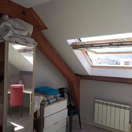 -- Le Sanctuaire, A 50 Metres De La Gare -- Homestay