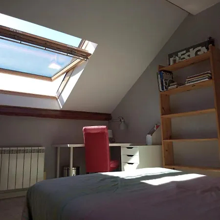 -- Le Sanctuaire, A 50 Metres De La Gare -- Habitación en casa particular *